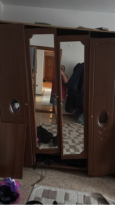 Отдам даром шкаф, самовывоз.