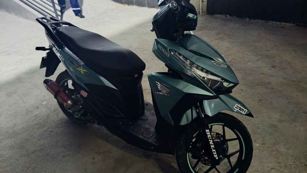 Продаётся скутер Honda Click 175
