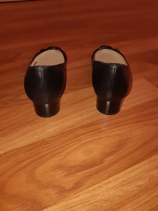 Продаются туфли демисезонные