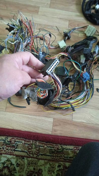 Продам Разъемы, фишки, контакты для RENAULT DUSTER.