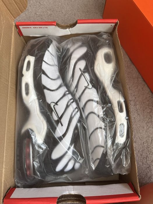 NIKE кросовки 3 пары