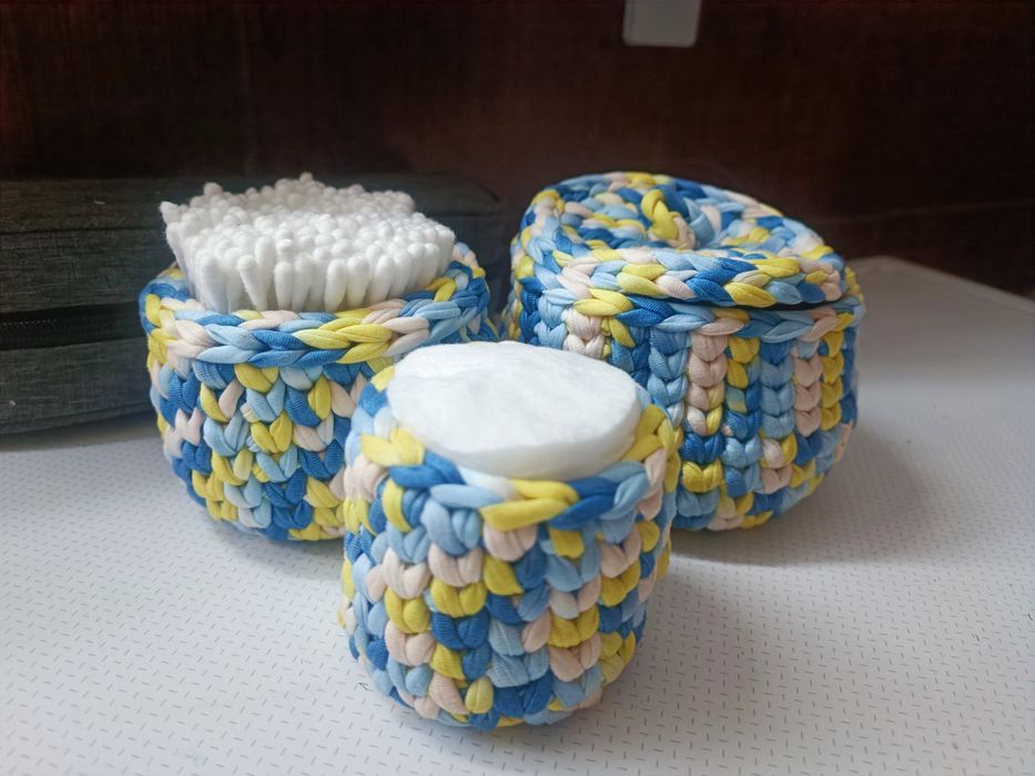 Корзинки для ванных принадлежностей