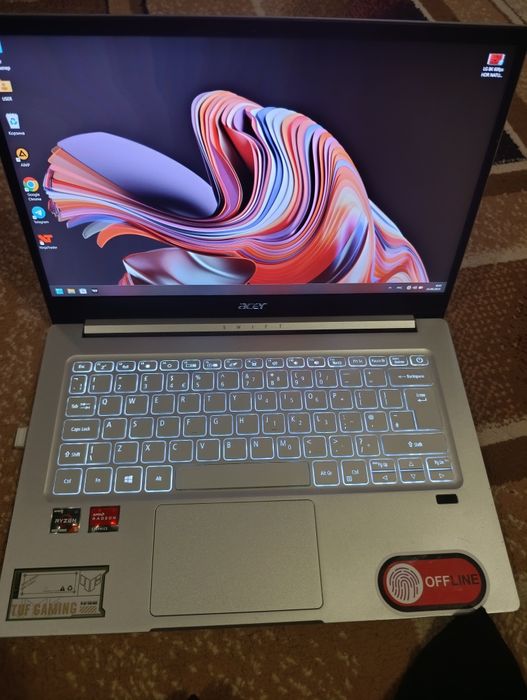 Ноутбук сотилади.