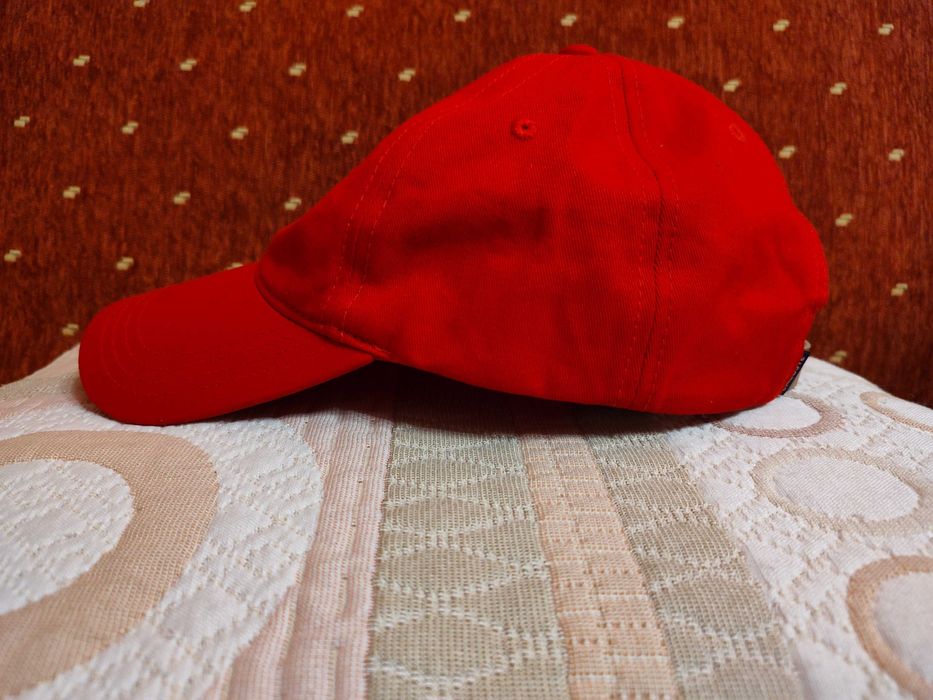 Lacoste- нова шапка