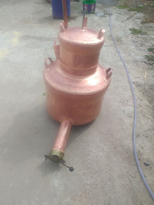 Vând cazan de țuică la 120 de  Litri  cu fundul de 4 mm