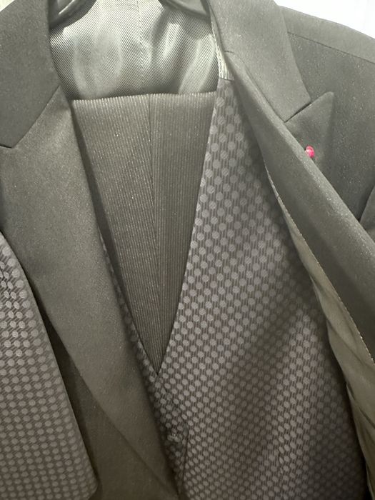 Новый костюм тройка 52 размера