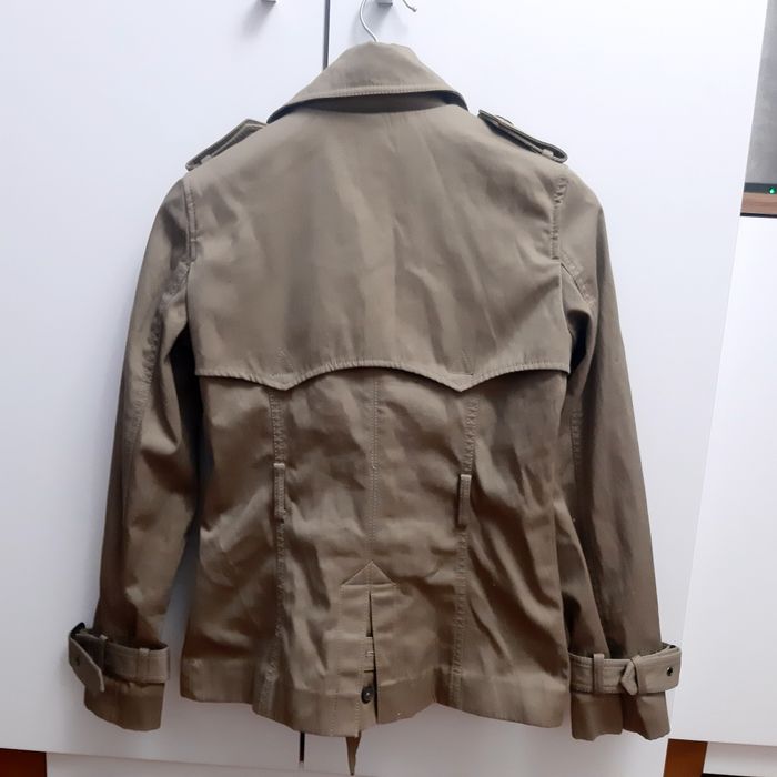 Продам куртки  на девочек