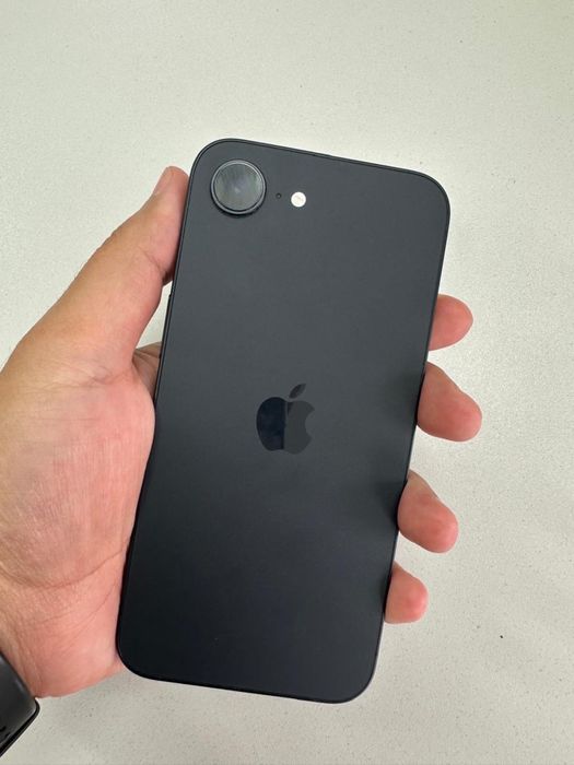 iPhone 17e 256 Gb в идеальном состоянии