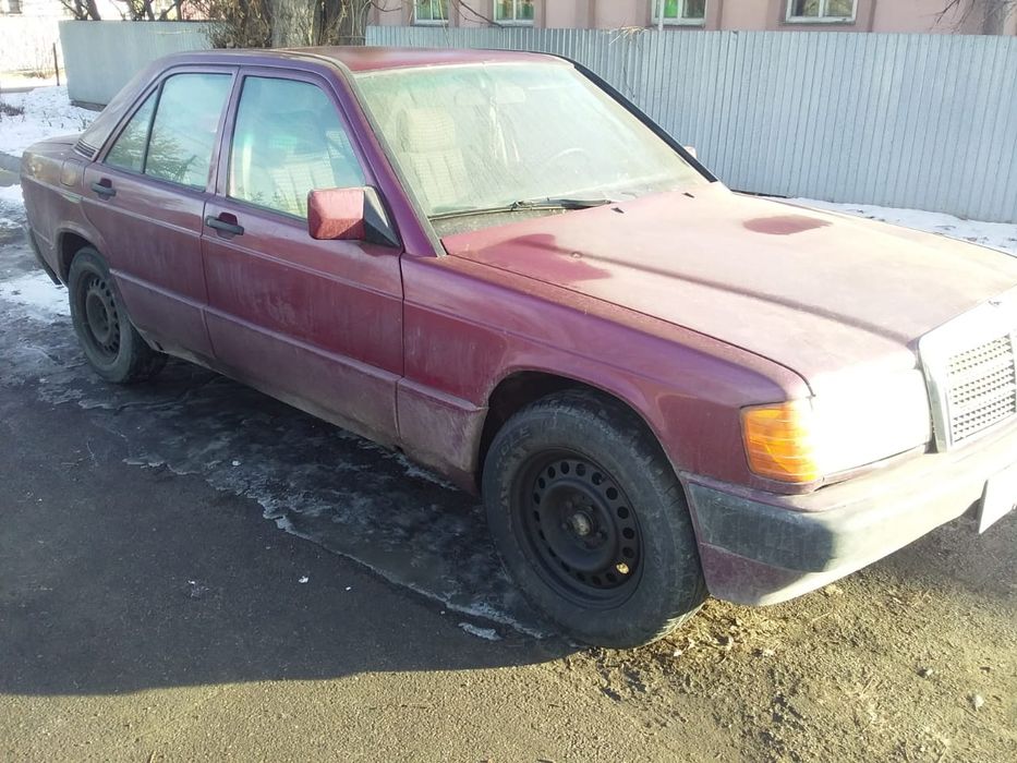 Машина  мерседес 190