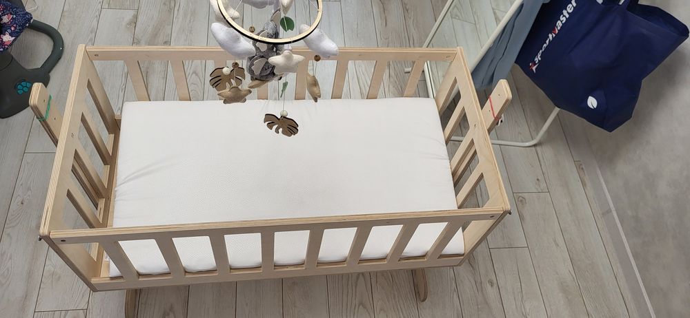 Продам детскую кроватку