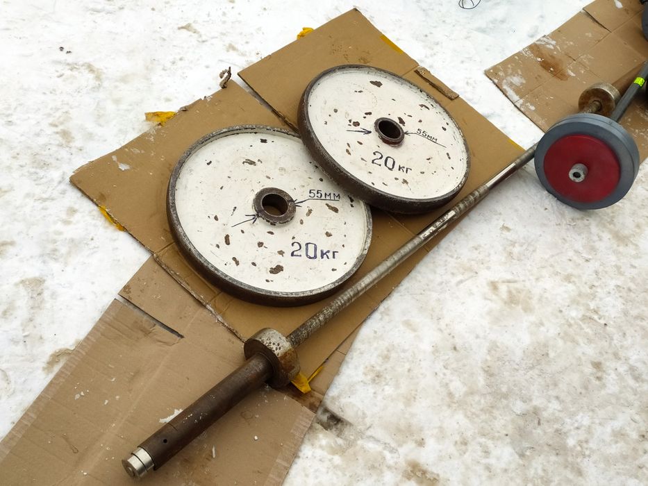 Штанга весом 45 и 60 кг