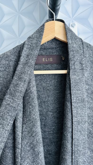 Отдам даром! Накидка кофта очень теплая!