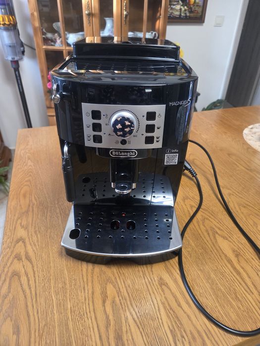 Кафеавтомат DELONGHI MAGNIFICA compact