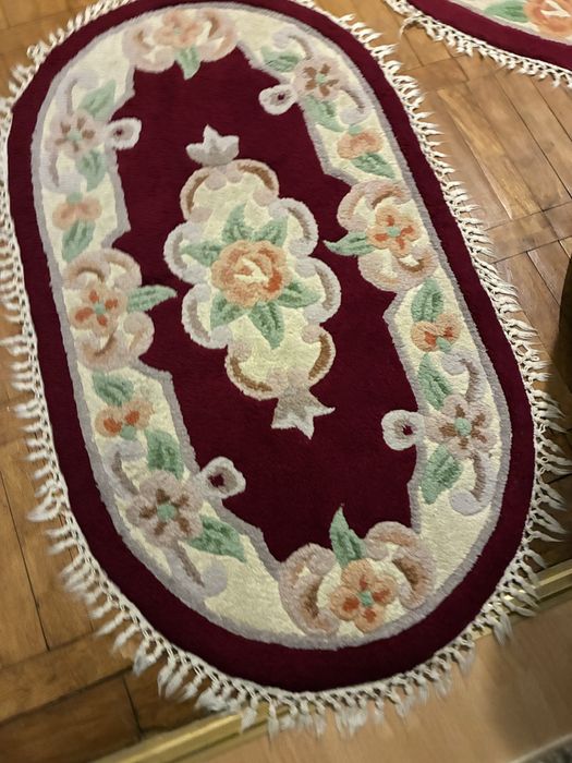 100 RON Două covoare model floral