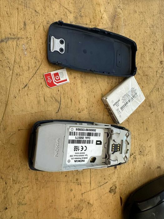 nokia 3310 albastru cu muzica fata spate lateral deosebit de frumos