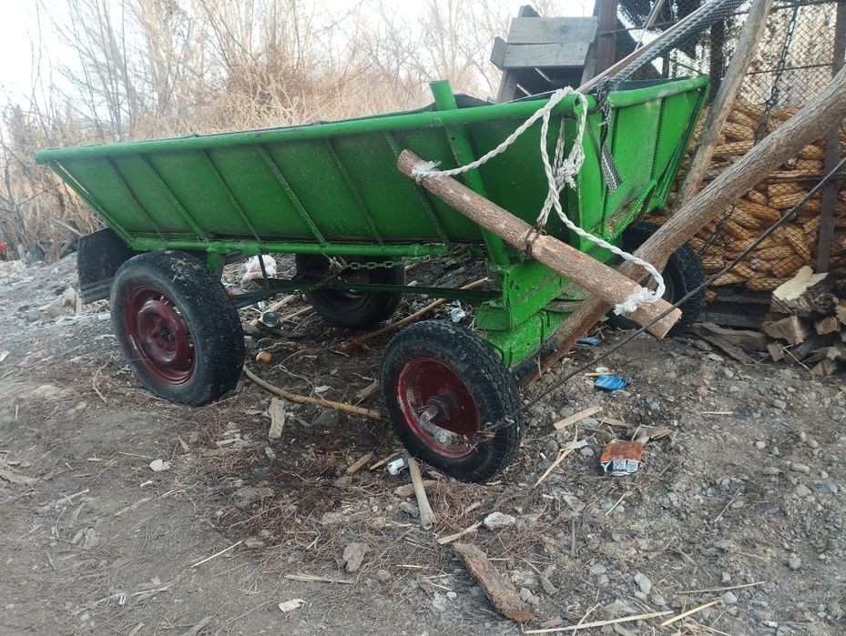 Продам две брички