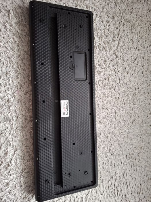 Продам синтезатор