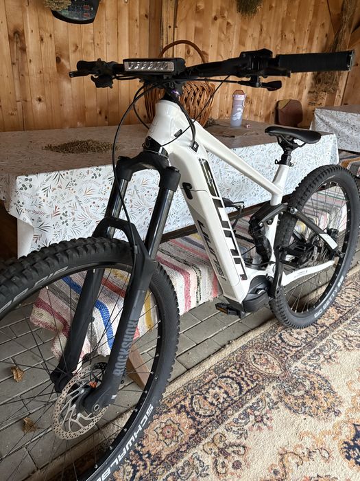 Bicicleta electric full suspension