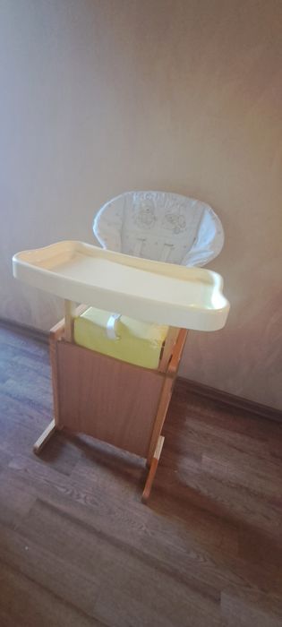 Продам детский стульчик для кормления.