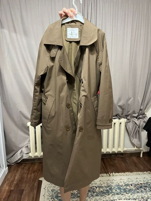 Продам плащь новый