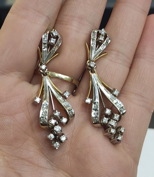 Золотые серьги с бриллиантами