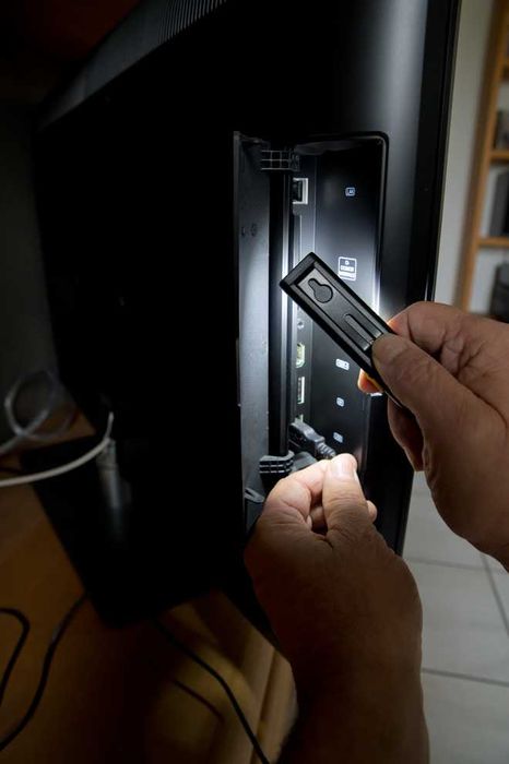 Фонарик Brennenstuhl PL 200 A, 200 лм, Li-Ion 3.7 В/450 мАч, IP20