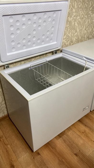 Морозильник 220 л в хорошем состояние