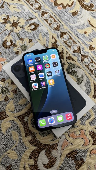 iPhone 13 (Midnight)
