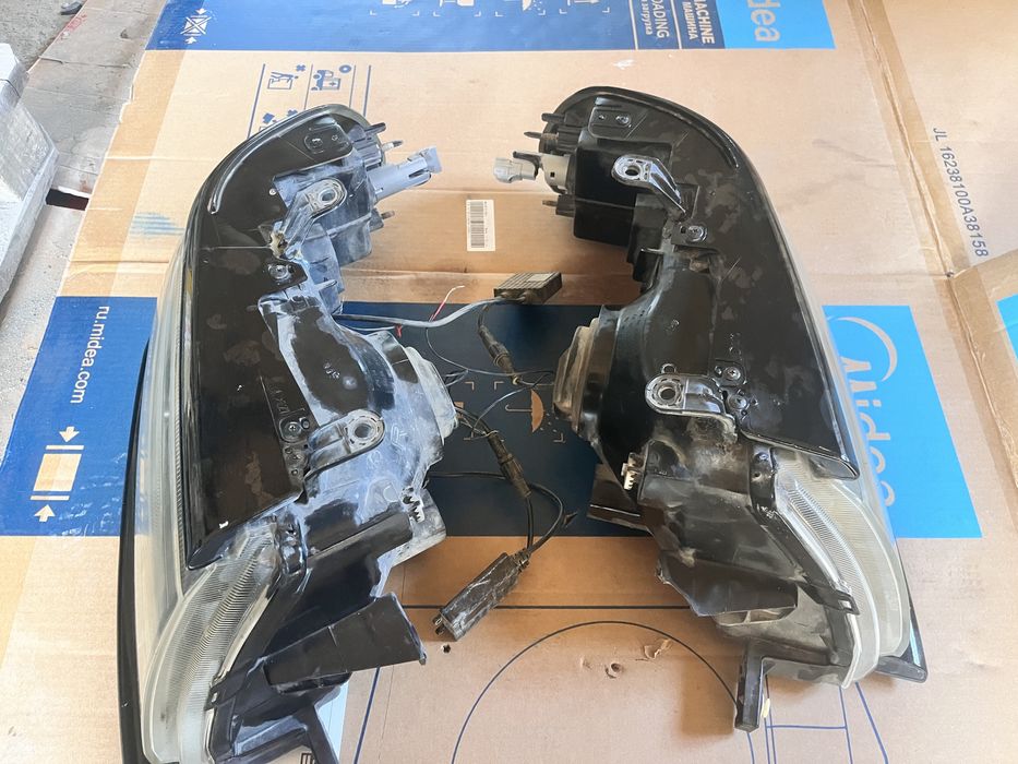 Фары Montero Pajero передние