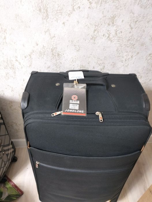 Чемодан,L размера