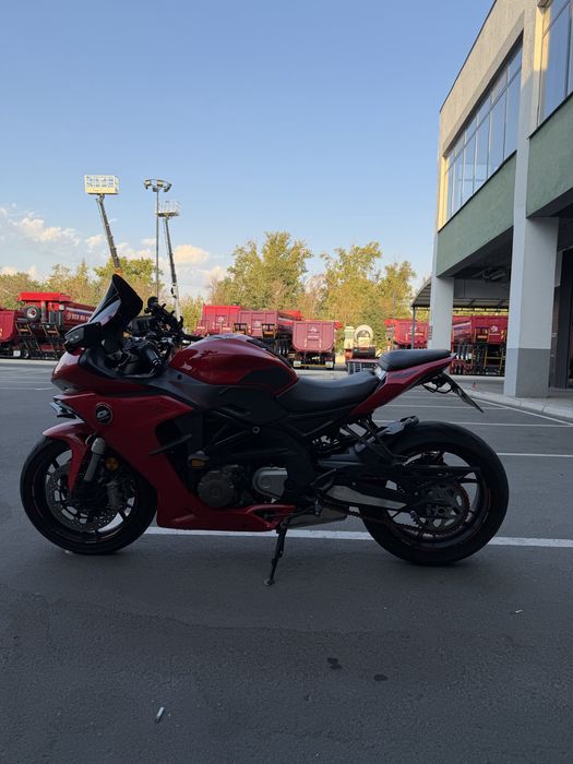 QJ moto 600cc 4500$