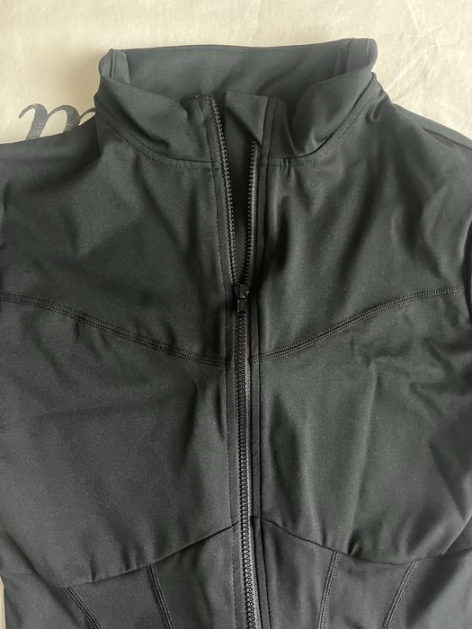 Чисто нов дамски спортен екип