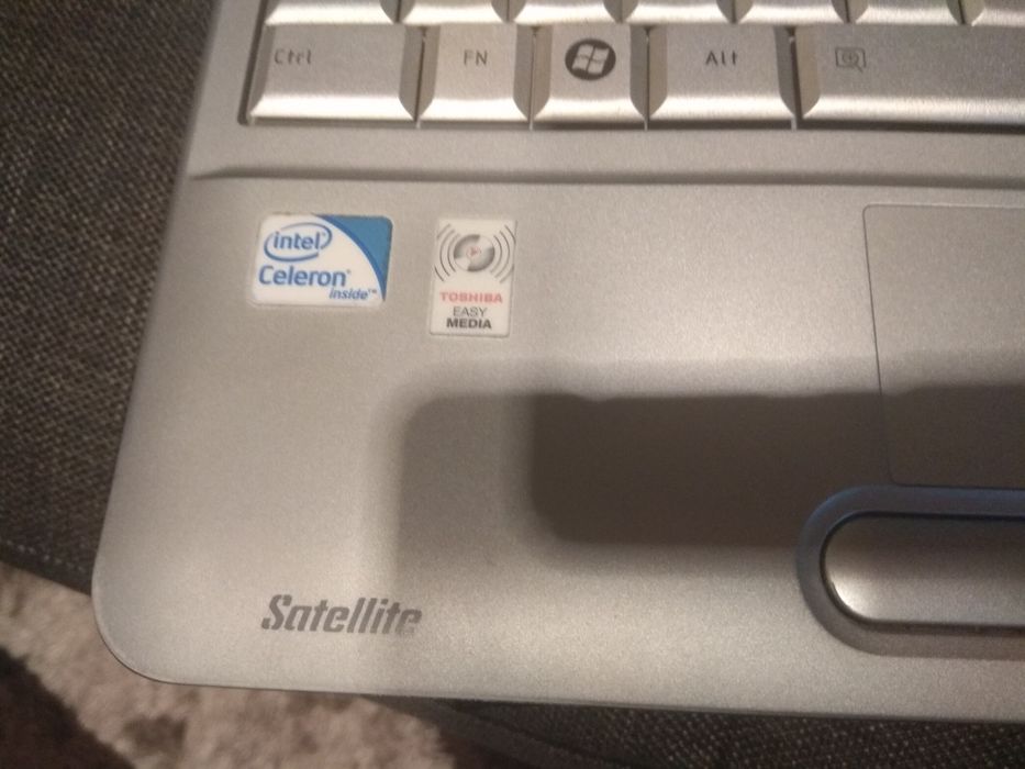 Лаптоп Toshiba satellite