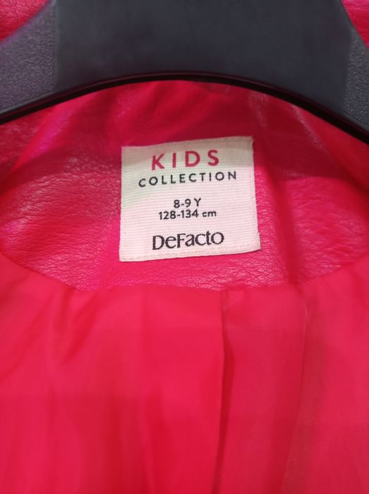 Продам . Детская кожаная куртка