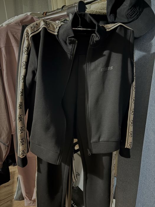 Екипче на Guess
