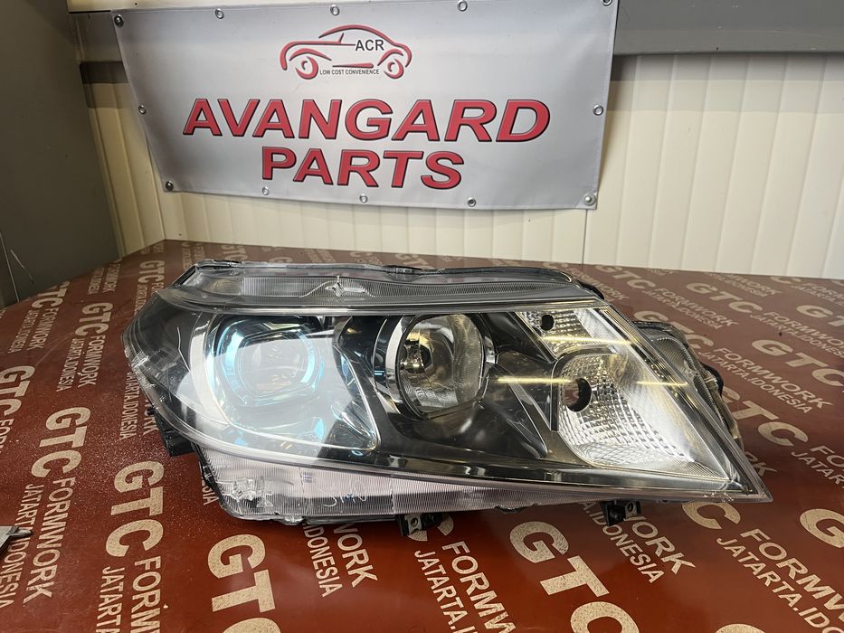 Фар Suzuki Vitara 2020г ляв и десен