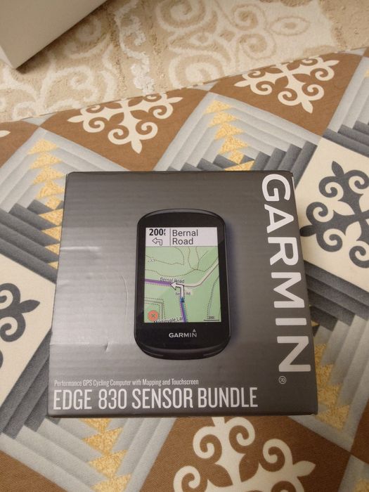 Велокомпьютер Garmin Edge 830 Sensor Bundle