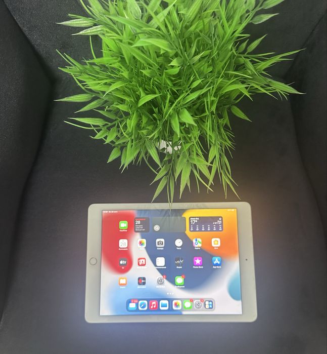 Продам iPad Air 2 64GB Gold