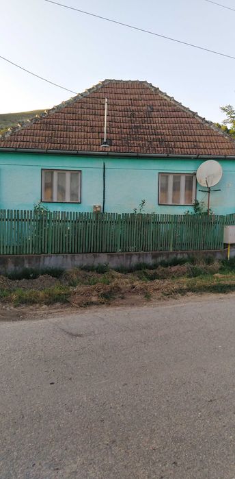 Casă de vânzare în județul Alba, comuna Jidvei, satul Veseuș, nr. 2