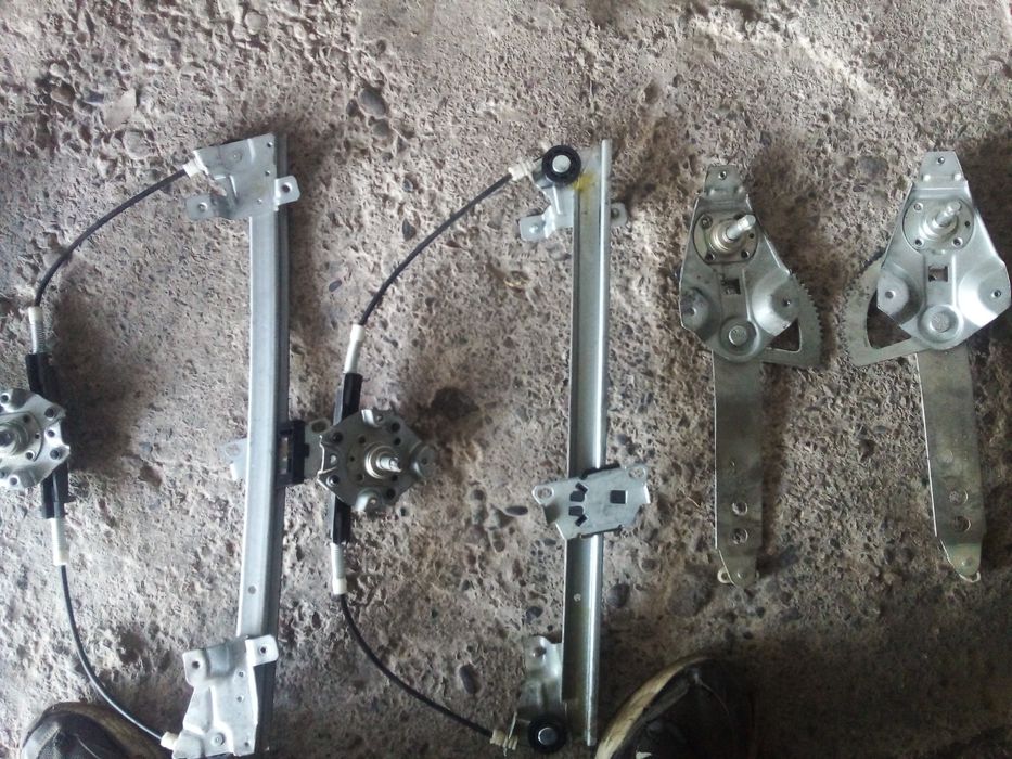 Механизм стекла.