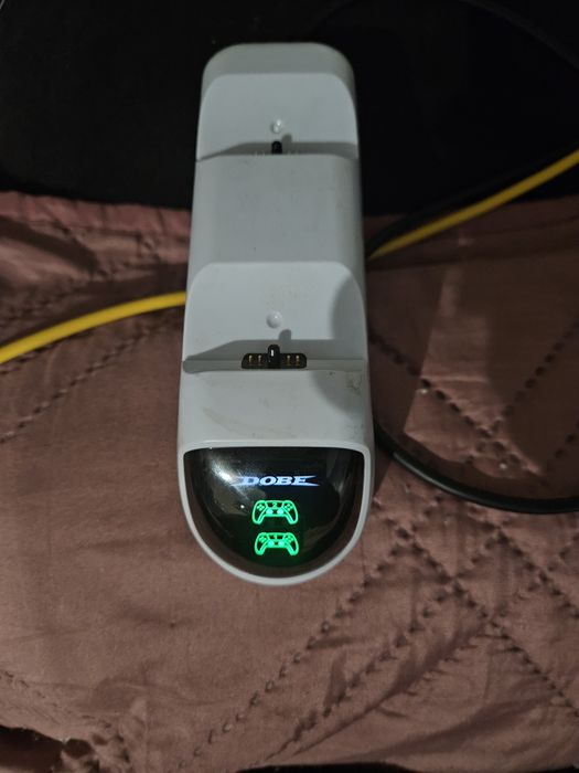 Заряднa станция и стойка за хоризонтално стоене PS5