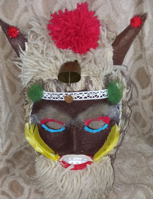 Предлагам кукерски маски