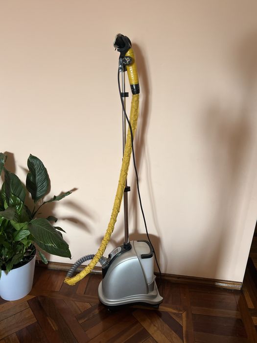 Отпариватель для одежды напольный