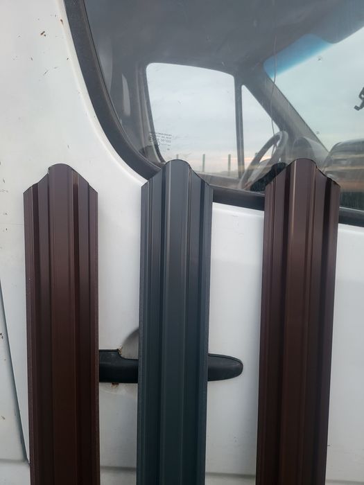 Vând șipcă metalică de gard, gri mat, maro mat și lucios