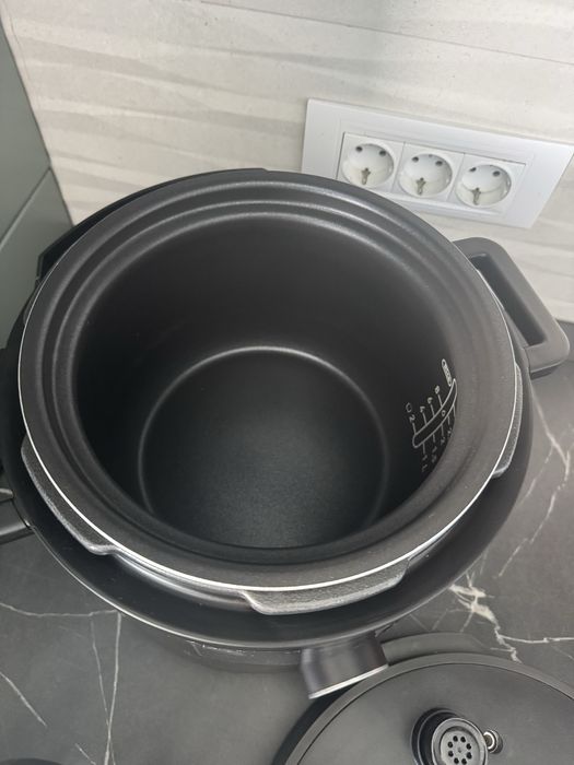 Oala electrica sub presiune Tefal Turbo Cuisine, capacitae 4,8 L
