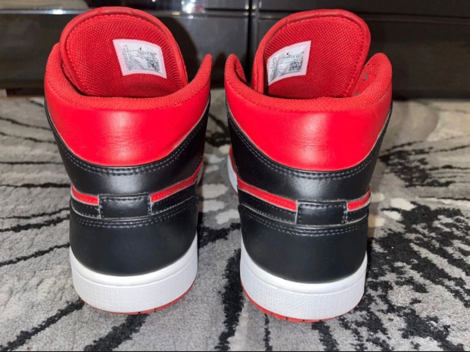 Adidasi AIr Jordan 1 red and black