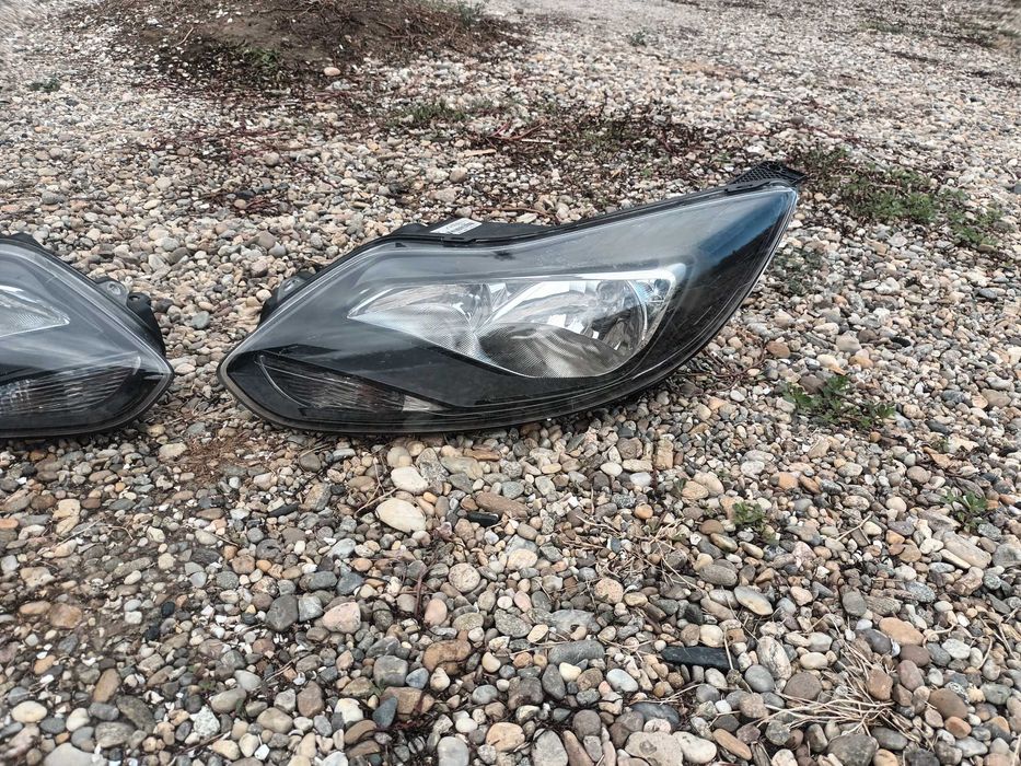 ляв и десен фар за форд фокус МК3 11 - 15 FORD FOCUS MK3