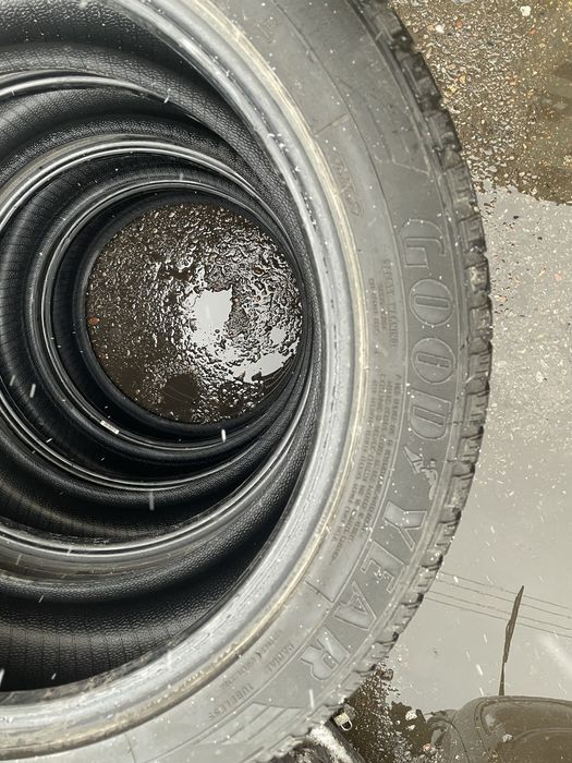 goodyear 235/50/19