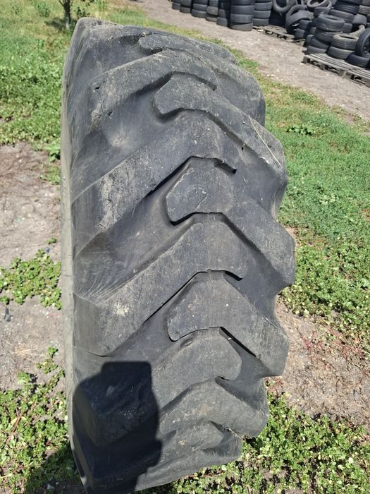 Vand 1 anvelopa tractor 14.00-24 buna fara defecte sau taieturi