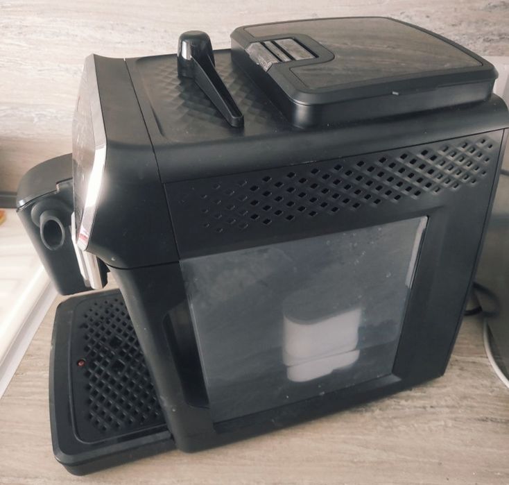 Като нов кафеавтомат PHILIPS 2300 EP2331/10 1800 мл 15 бара с-ма Latte